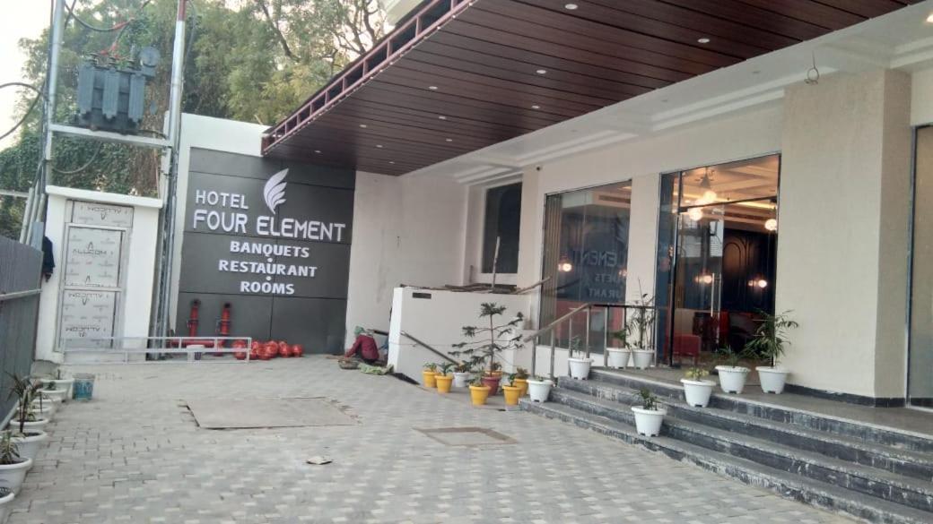Hotel Four Element Varanasi Exterior photo